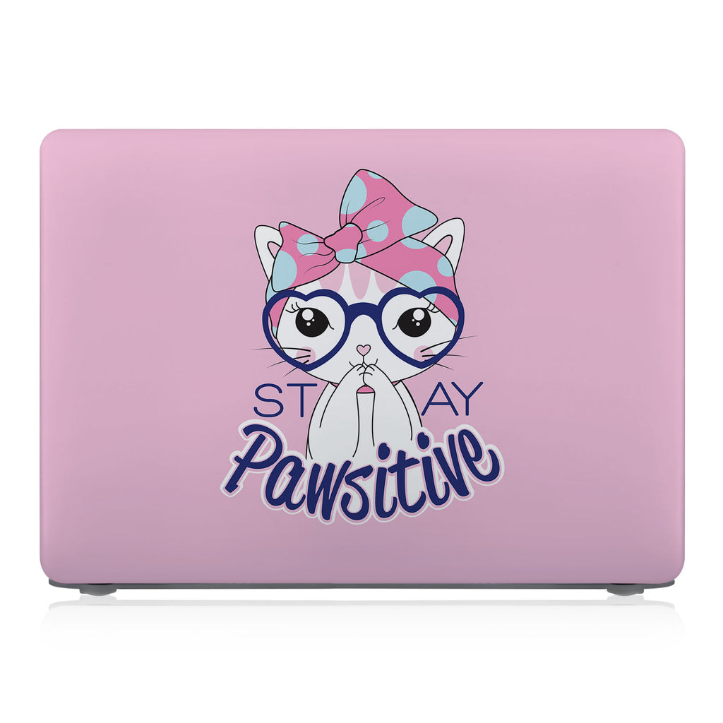 This lightweight, slim hardshell with 05 design is easy to install and fits closely to protect against scratches