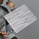 MAC-LUXURY-17WHITE02-SHOW-8