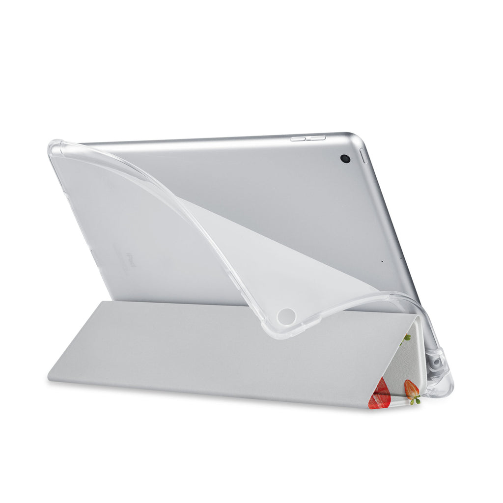 Balance iPad SeeThru Casd with Sweet Design has a soft edge-to-edge liner that guards your iPad against scratches.